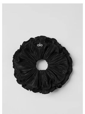 ALO Yoga Black Pleated Ruffle Scrunchie
